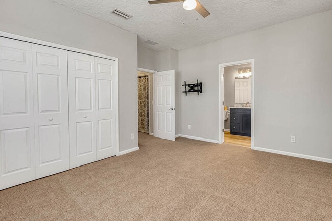 Building Photo - 12423 Forest Lake Cir E