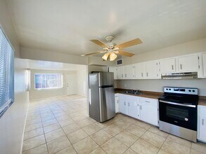 Building Photo - Corner Single Level 2 Bedroom Newly Renova...