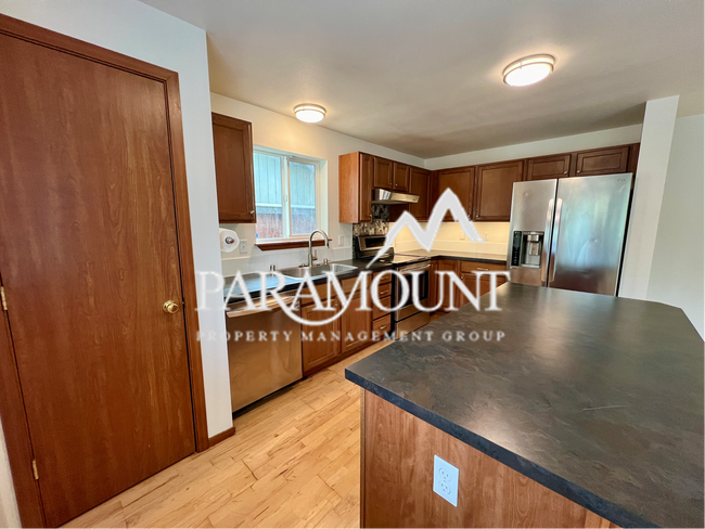 Building Photo - 3 Bedroom Home in Port Orchard with A/C and Low Maintenance Yard!