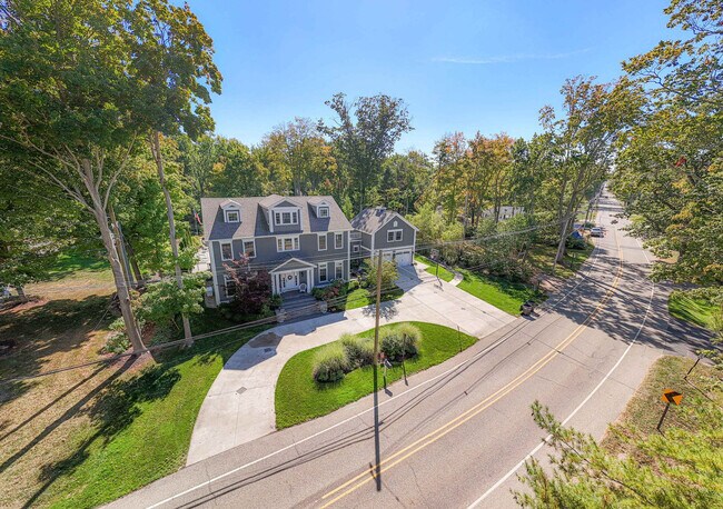Building Photo - 63 N Shore Dr