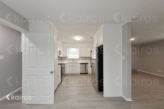 Building Photo - 7148 Misty Meadow Dr S