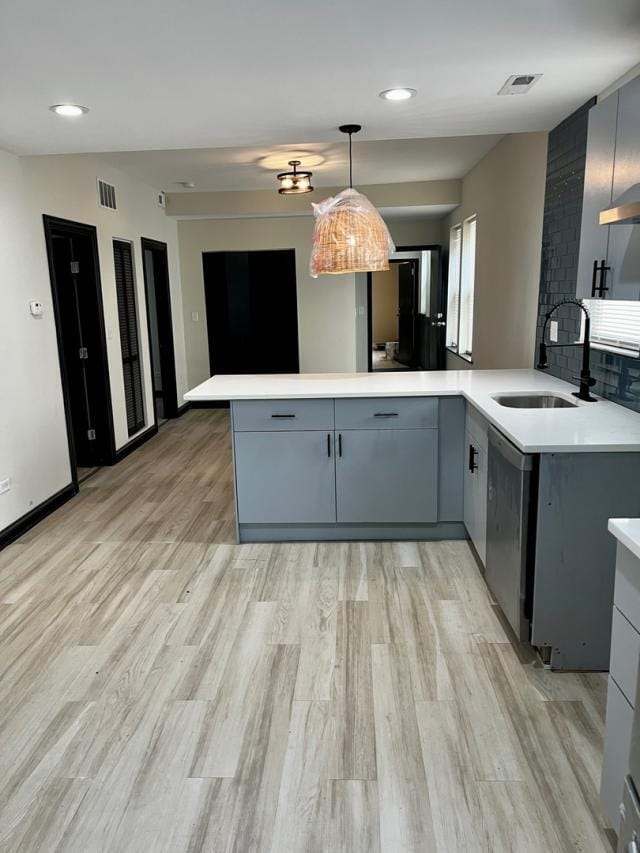 Building Photo - 2 bedroom in Chicago IL 60609