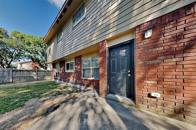 Building Photo - 3902 Sweetgum Hill Ln