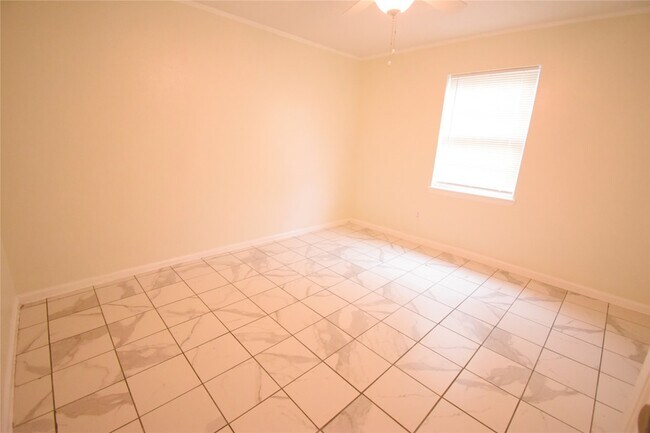 Building Photo - 6229 Clover Ridge St