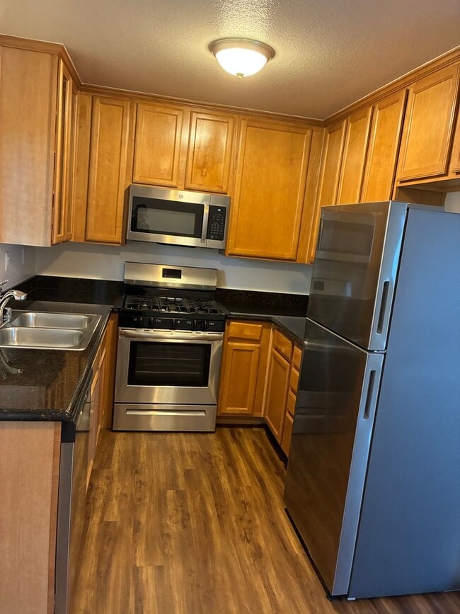 Building Photo - 526 Calle Montecito