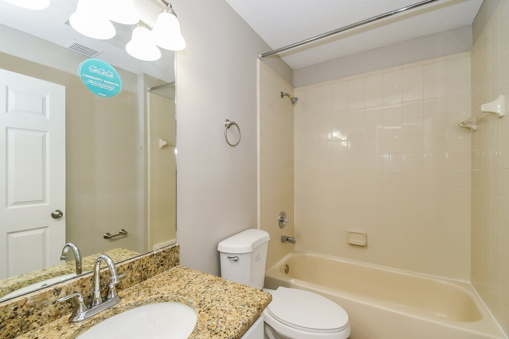 Building Photo - 8233 Lakemont Dr