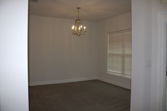 Building Photo - 4BR/2BA home available for rent in Weeki Wachee