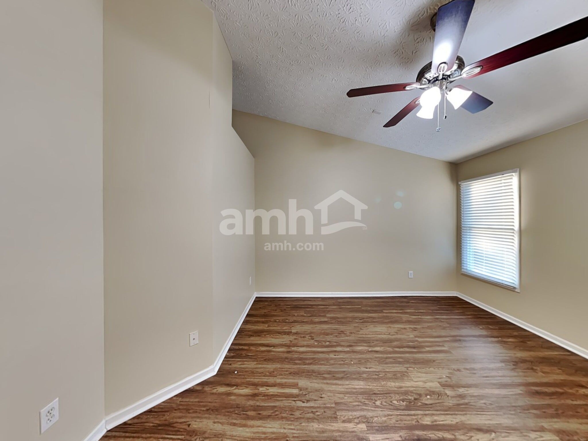 Building Photo - 5477 Buxley Dr