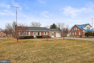 Building Photo - 1055 S Main St