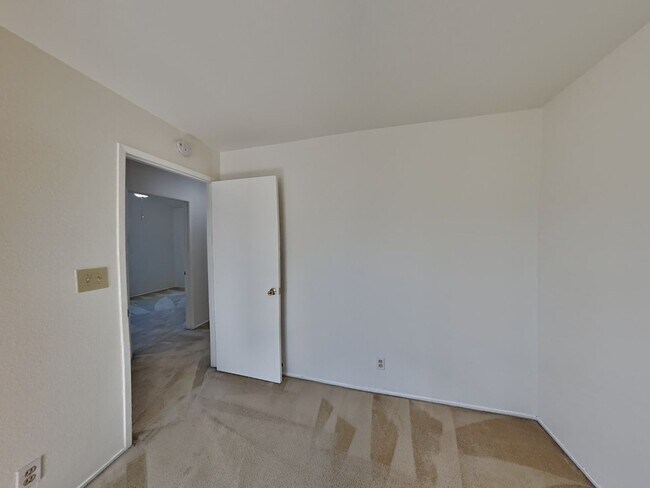 Building Photo - Spacious 4/2.5 Two-Story Home in Martinez Available Now!