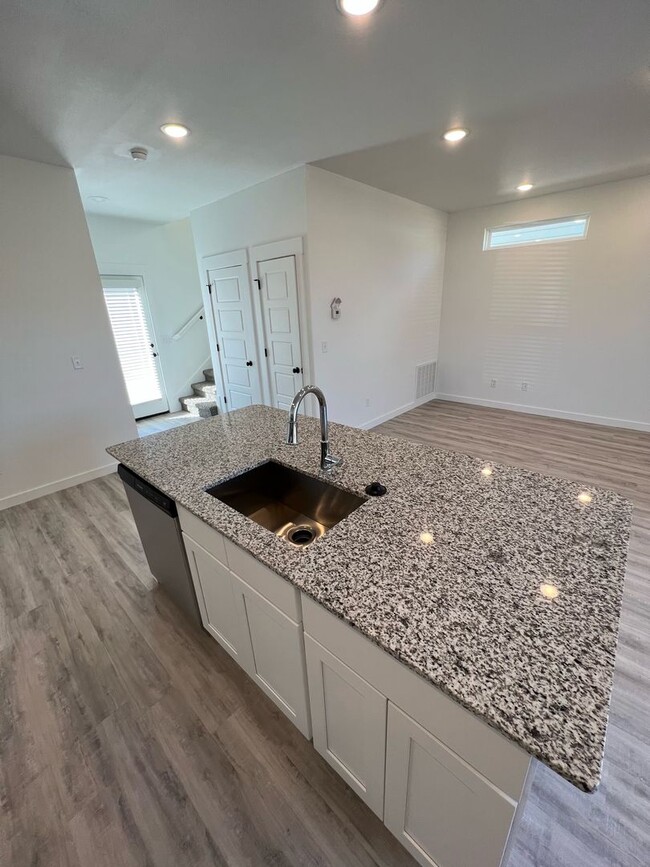 Building Photo - 1/2 Off First Month's Rent by 1/15/2026!! Featherston Village - Modern Living - 2 Bedroom/2.5 Bath