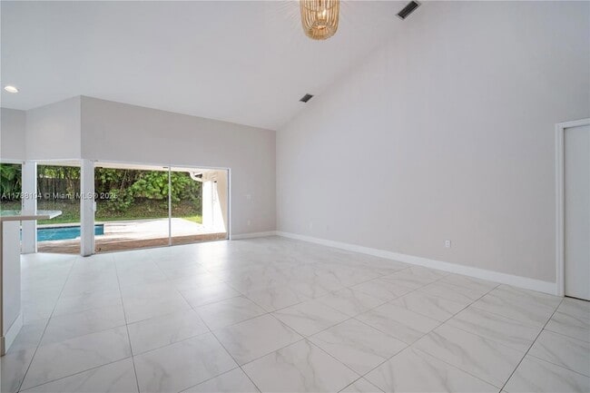 Building Photo - 9818 SW 111th Terrace