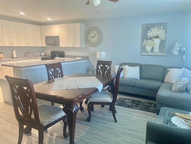 Building Photo - 39 Easthampton B