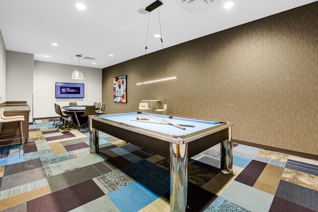 Building Photo - 225 N Columbus Dr