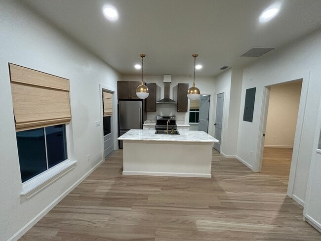 Building Photo - Beautiful Home in Newberry