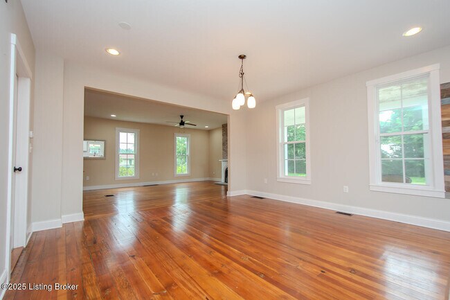 Building Photo - 6209 Applegate Ln
