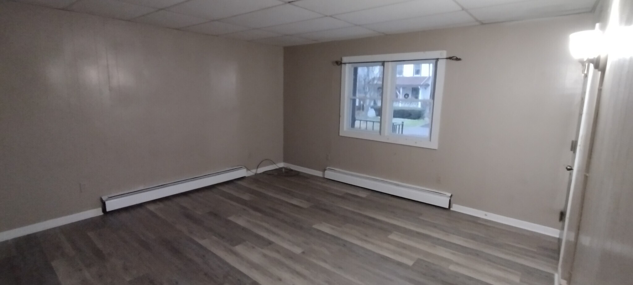 living room - 261 William St