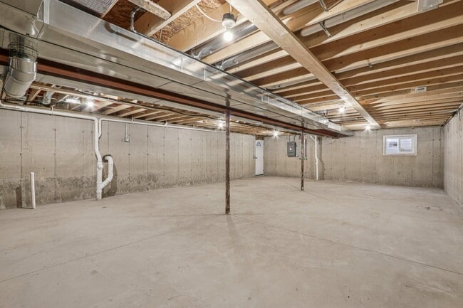 Building Photo - 4704 47th Ave