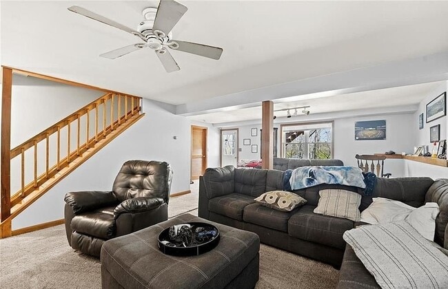 Building Photo - 3 Ridge Ln