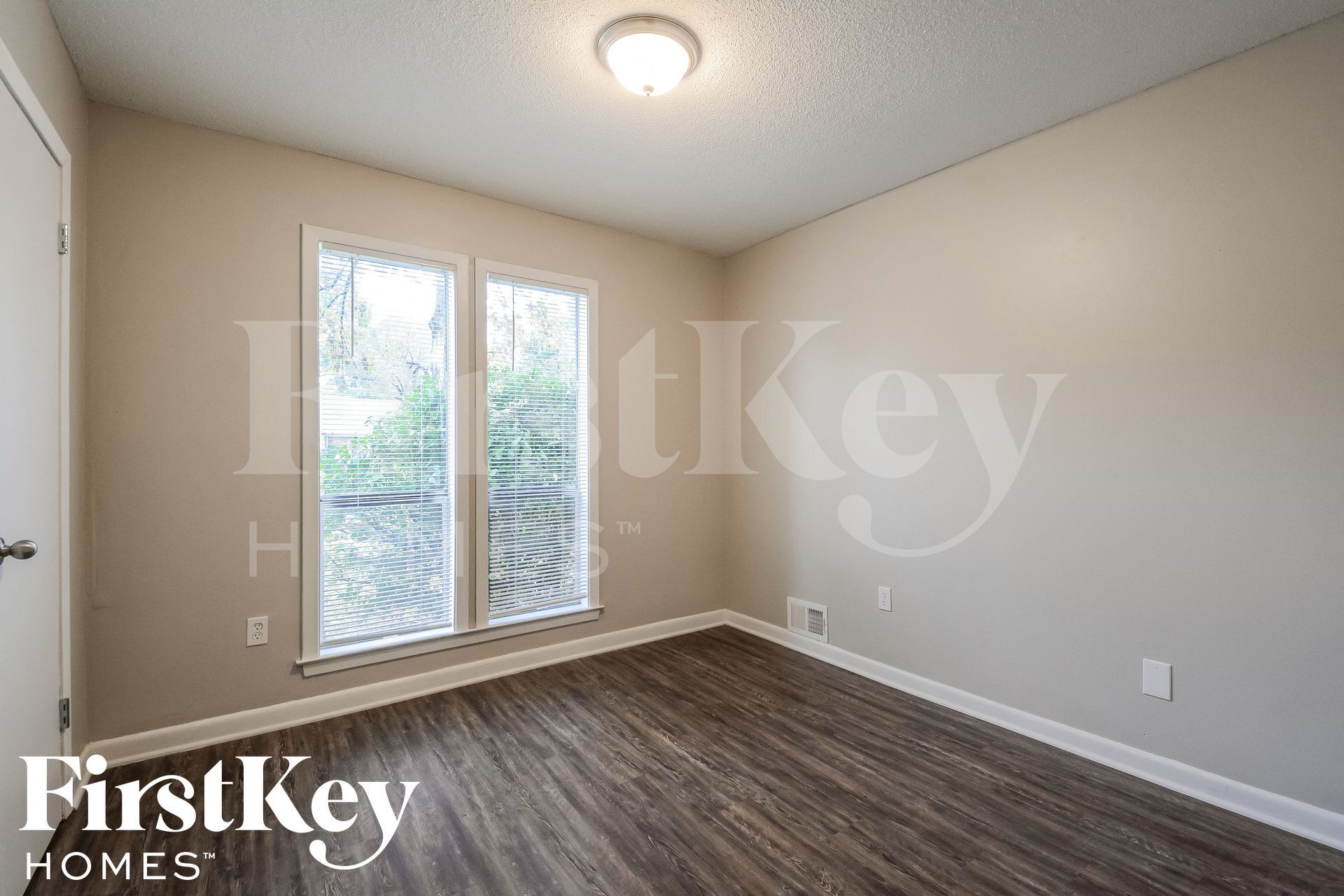 Building Photo - 6030 Elk Grove Rd