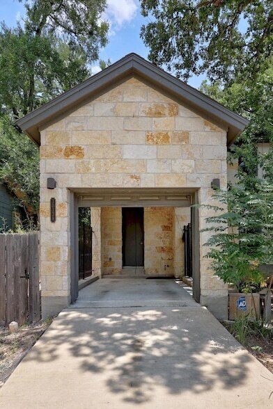Building Photo - 3013 S 5th St