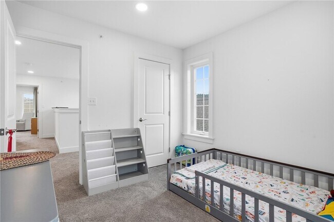 Building Photo - 4009 Cottage Wy