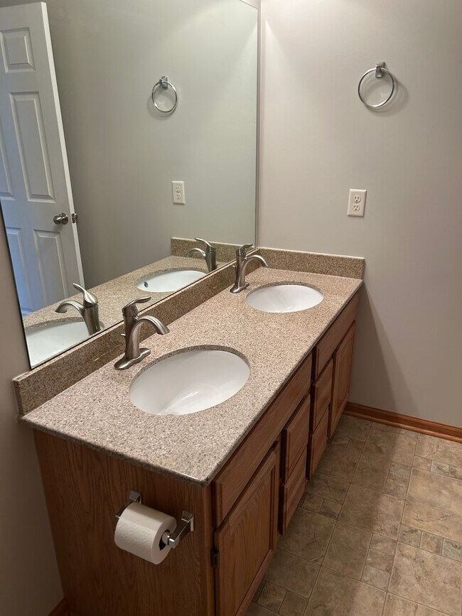 Building Photo - 8528 Flintlock Cir