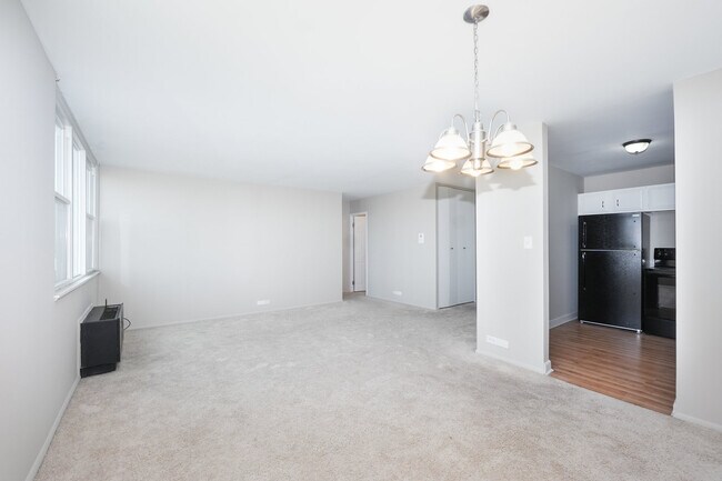 Building Photo - 4300 W Ford City Dr