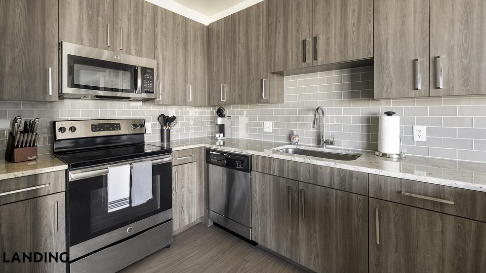 Building Photo - 101 S Center St