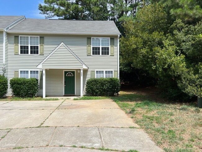 Primary Photo - Desirable 3 Bedroom Raleigh Townhouse