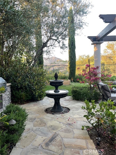 Building Photo - 1 Espalier Dr