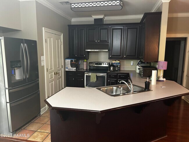 Building Photo - 703 Lexington Pkwy