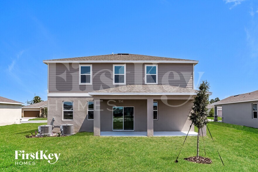 Building Photo - 1221 Spokane Pt