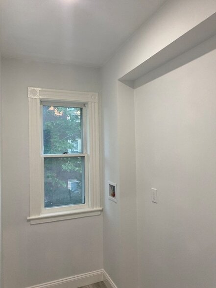 Building Photo - 811 Somerville Ave