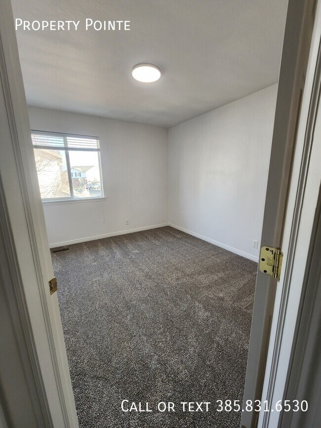 Building Photo - 1573 S 2000 W