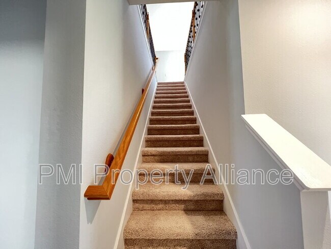 Building Photo - 14521 Crestavista Ave