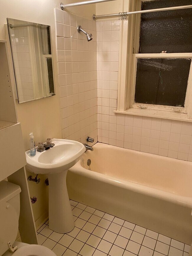 Building Photo - Spacious Lincoln Square