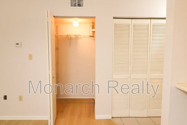 Building Photo - 89 SE 16th Ave