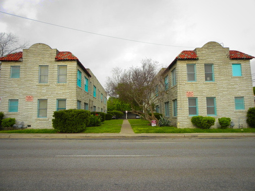 Building Photo - 615 S Tancahua St
