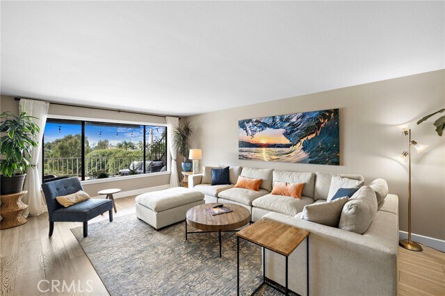 Building Photo - 320 Encino Ln
