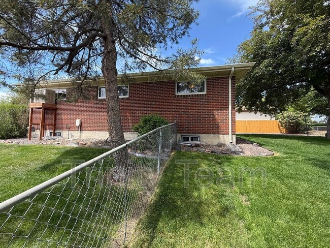 Building Photo - 287 Teal St