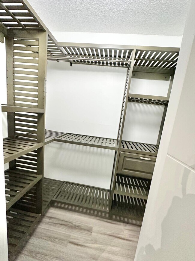 Building Photo - 610 NW 13th St