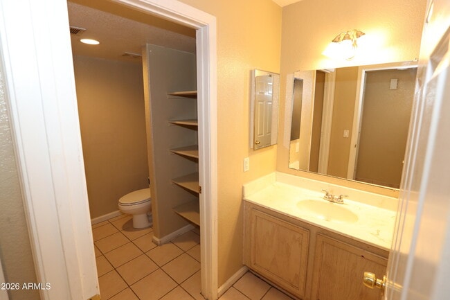 Building Photo - 1099 W Flint St