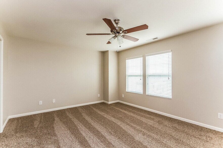 Building Photo - 1120 Black Diamond Dr