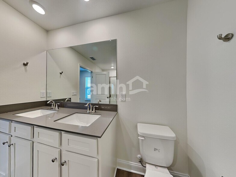 Building Photo - 1091 Grafton Ridge Dr