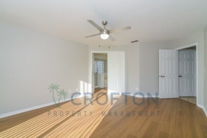 Building Photo - Move-In Ready 3BR/2BA with Brand-New Kitchen, Fireplace & Fenced Yard!