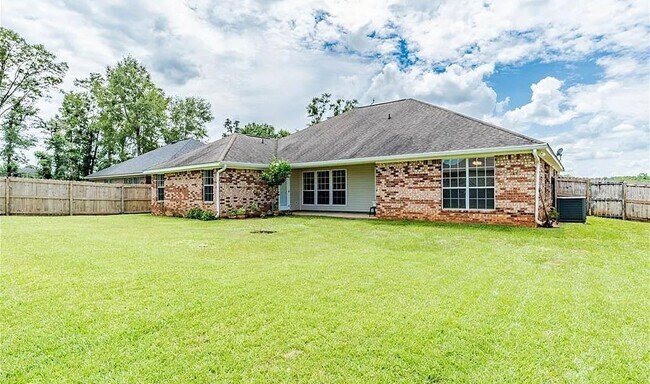 Building Photo - 1375 Selby Phillips Dr