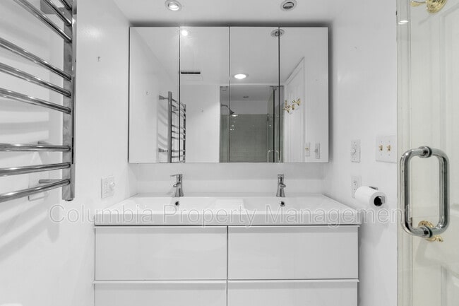 Building Photo - 1077 30th St NW