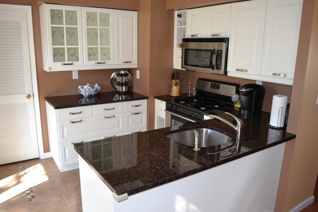 Kitchen - 84 Hunt Dr