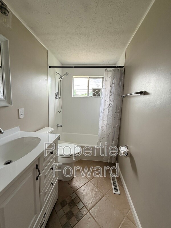 Building Photo - 873 Allison Dr